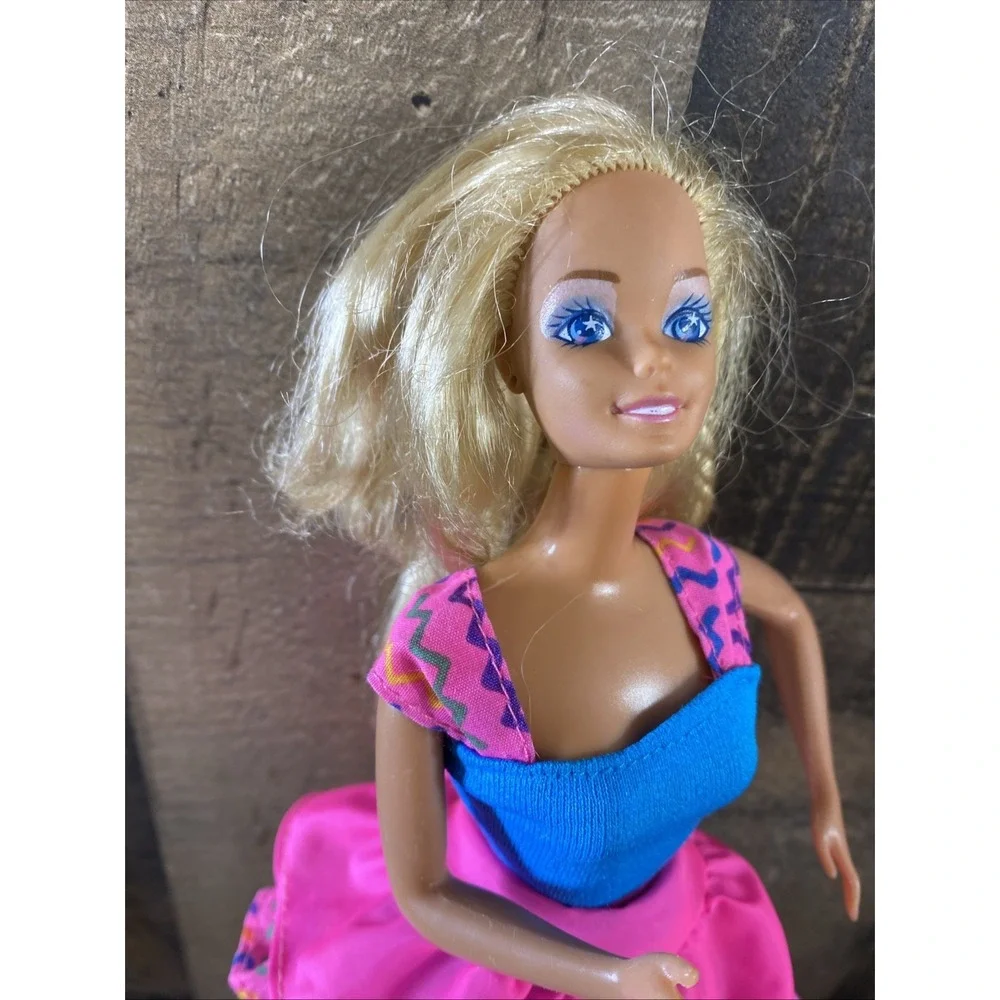 Vintage 80s Barbie‎ Doll in Easy Living Fashions Outfit 90s China 1966 On Back